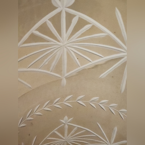 Fantastic Etched Glass Vases/Hurricane - Picture 4 of 4